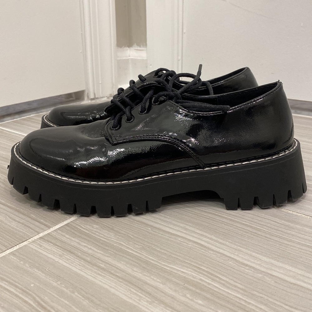 90’s Black Chunky Lace Up Loafers